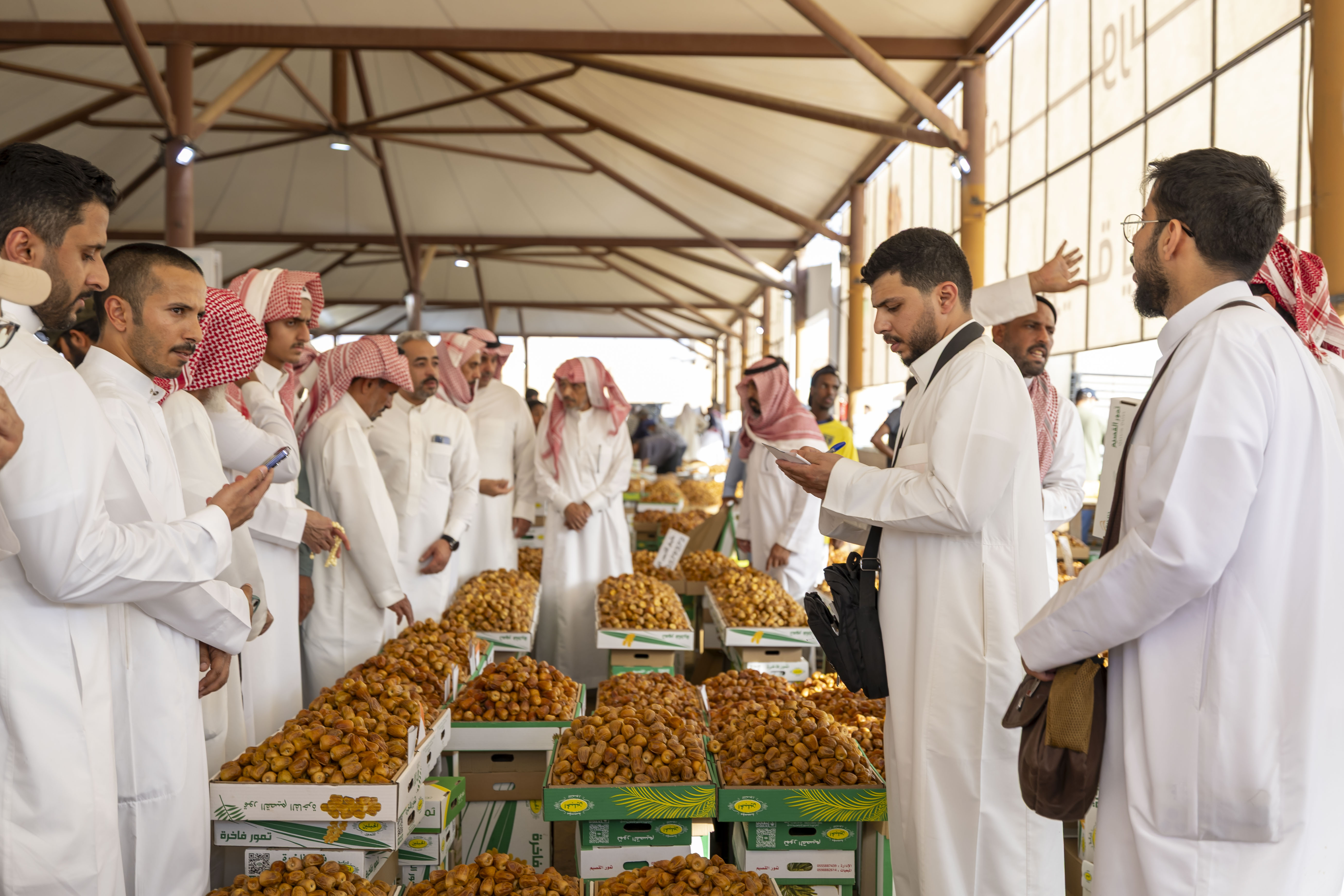 Al-Bukayriyah Seasonal Dates Market